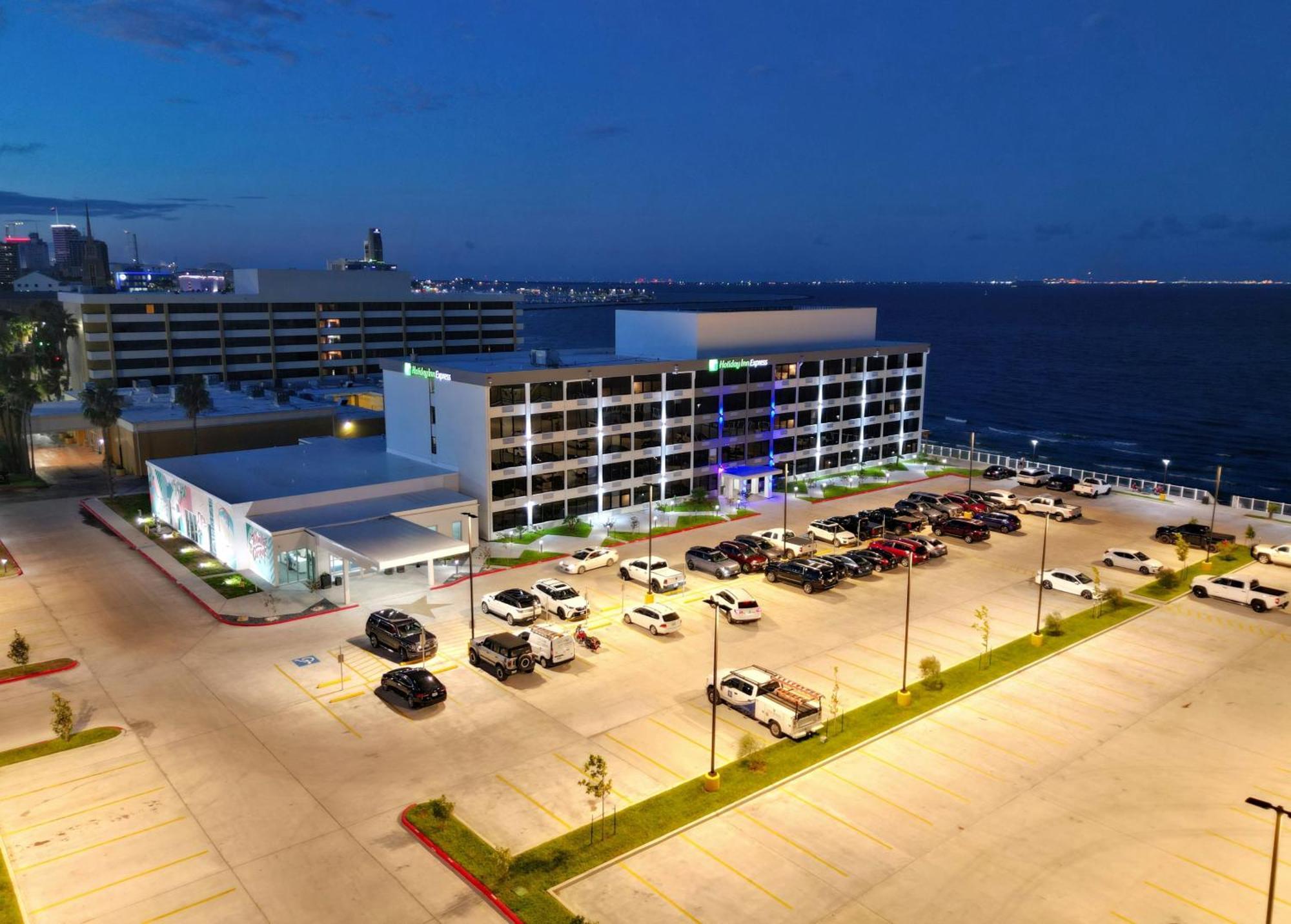Holiday Inn Express Corpus Christi - Beachfront By Ihg Exterior photo