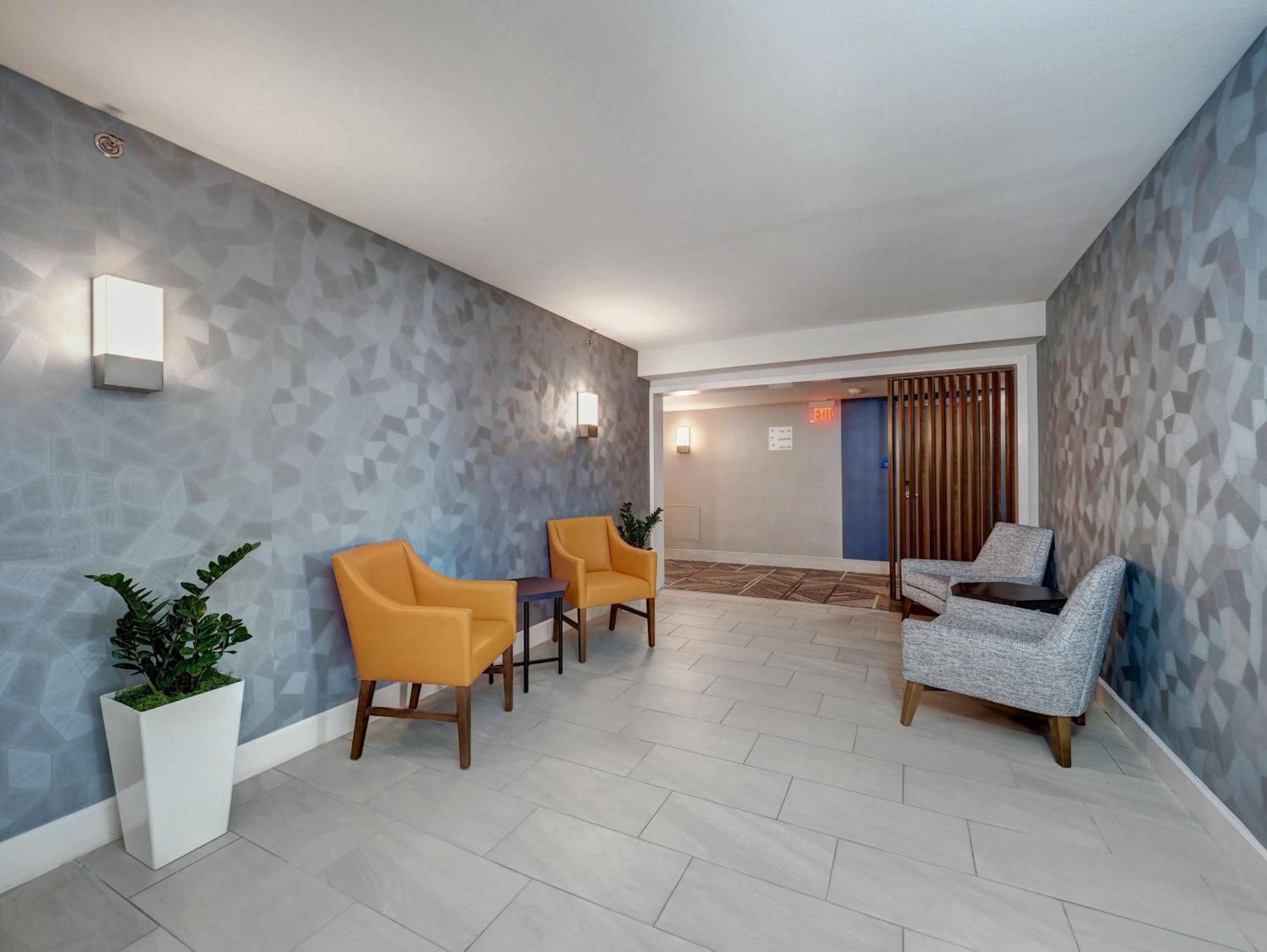Holiday Inn Express Corpus Christi - Beachfront By Ihg Exterior photo
