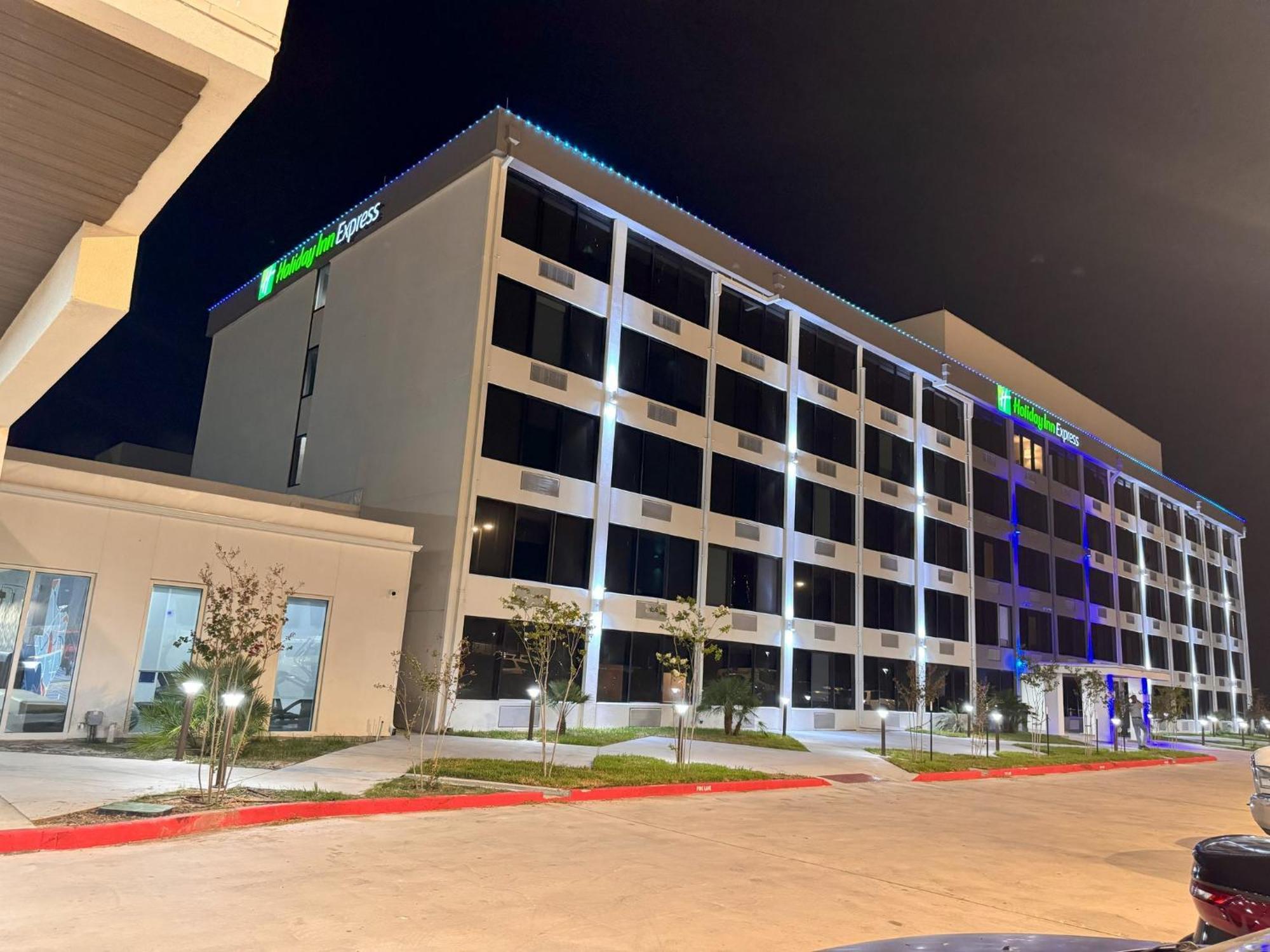 Holiday Inn Express Corpus Christi - Beachfront By Ihg Exterior photo