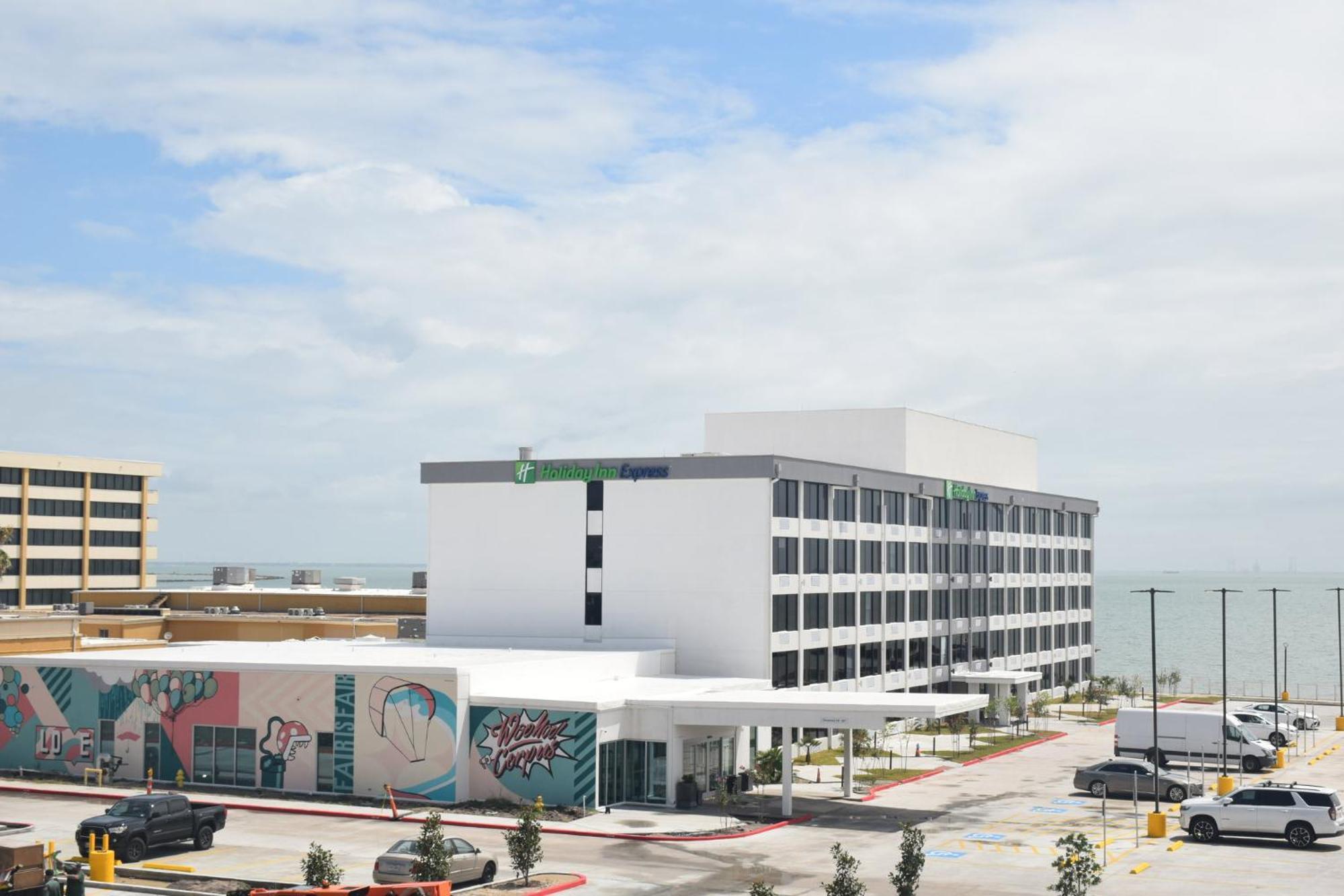 Holiday Inn Express Corpus Christi - Beachfront By Ihg Exterior photo