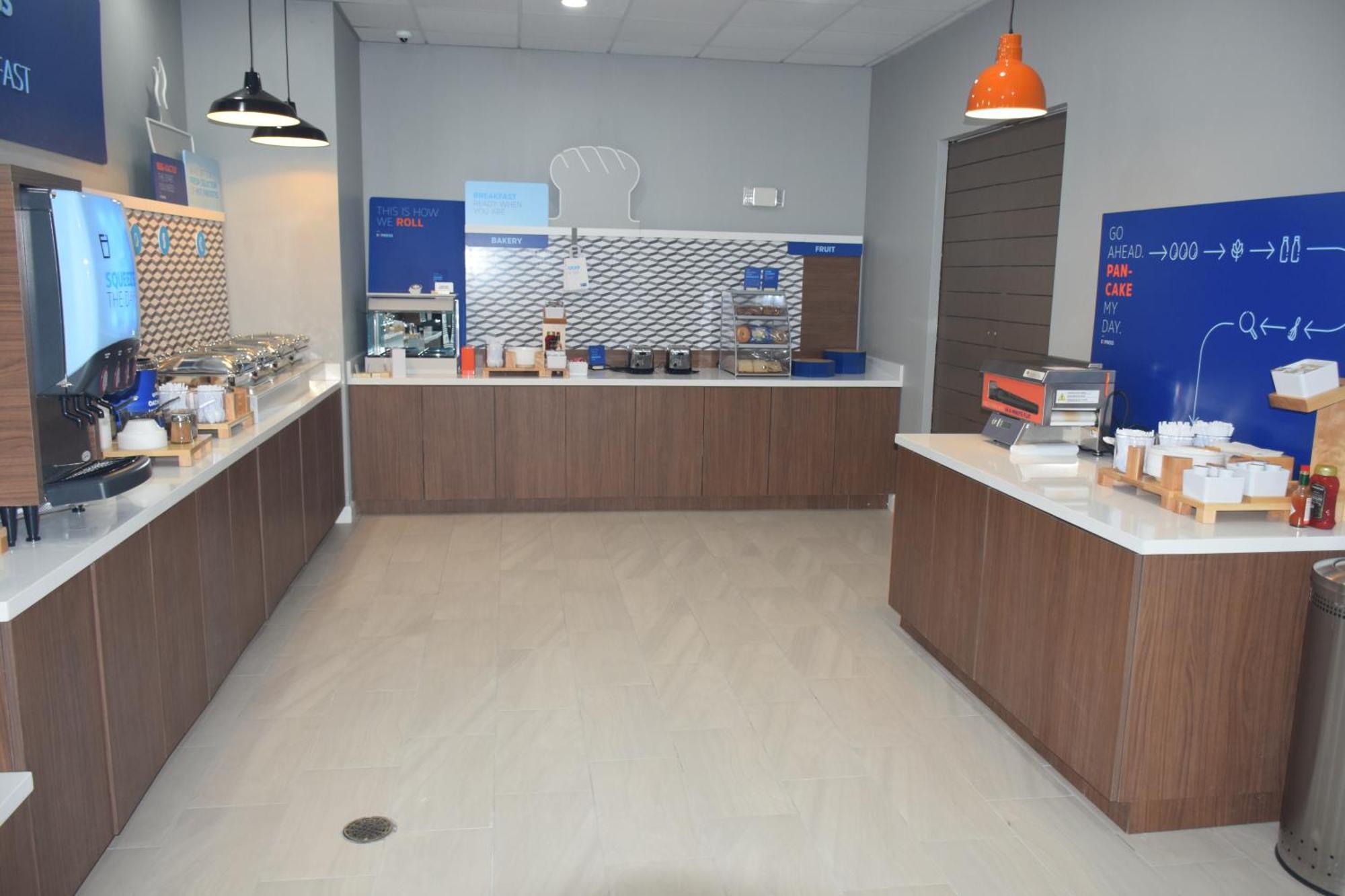 Holiday Inn Express Corpus Christi - Beachfront By Ihg Exterior photo