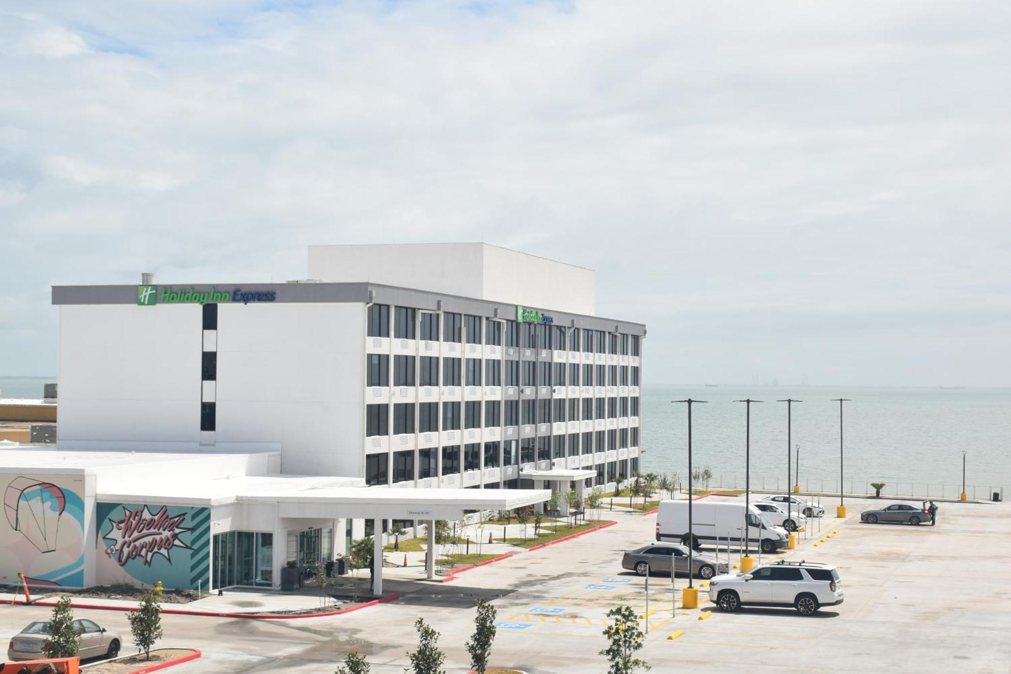 Holiday Inn Express Corpus Christi - Beachfront By Ihg Exterior photo